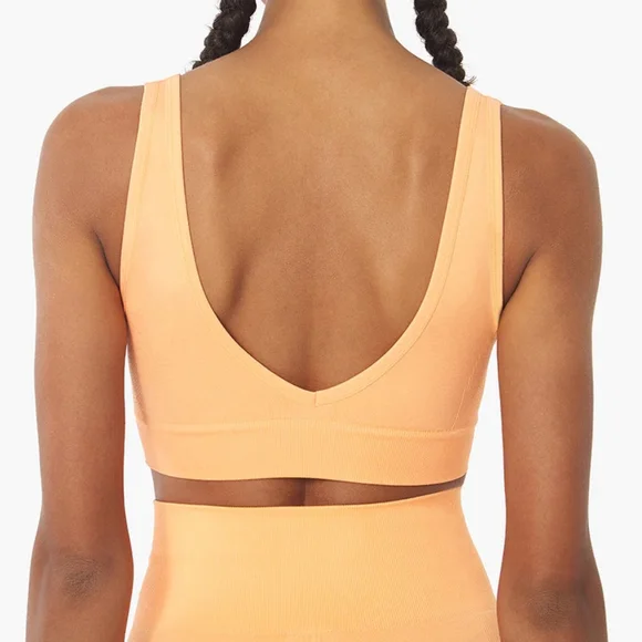 NWT WeWoreWhat Peach Cobbler Solid V-Neck Bra Top M - Picture 2 of 5